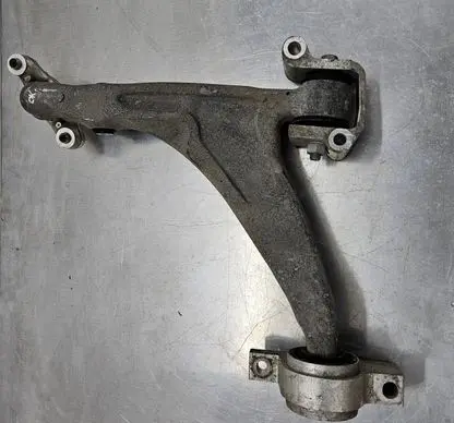 Volvo XC60 Front lower control arm/wishbone 31658893