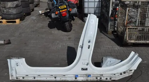 BMW 1 F40 Side car body part 