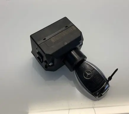 Mercedes-Benz S W221 Ignition lock 2215450708 A2215450708