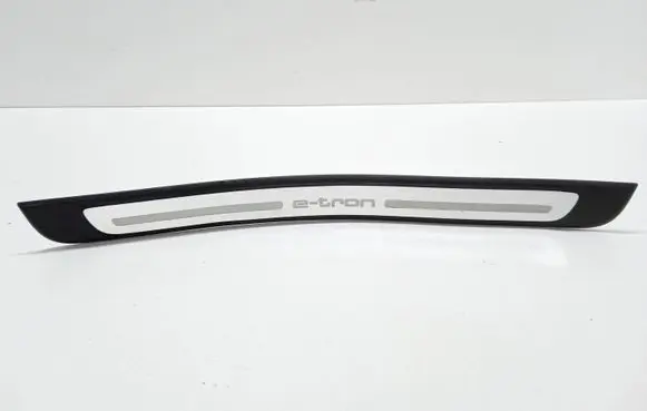 Audi A3 S3 8V Front sill trim cover 8V4853492H 8V4853491B 8V4853491D