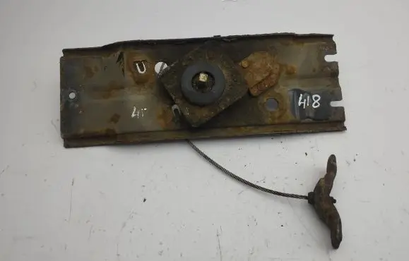 Jeep Grand Cherokee (WK) Spare wheel mounting bracket 