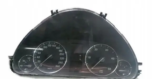 Mercedes-Benz C W203 Speedometer (instrument cluster) A2035404947