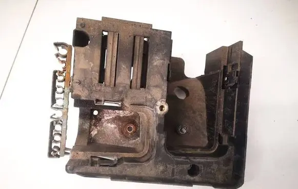 Volkswagen Golf V Other exterior part 1K0907361