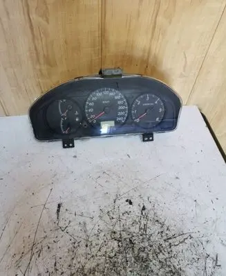 Mazda 626 Speedometer (instrument cluster)