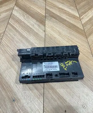 Mercedes-Benz E W211 Fuse module 2115453401 5DK00804721