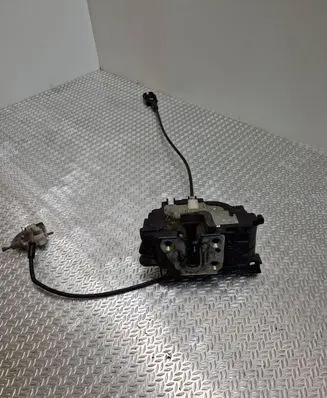 Renault Clio III Front door lock 300123D