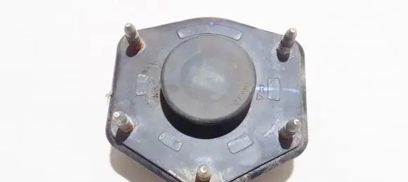 Honda CR-V Coil spring mount 