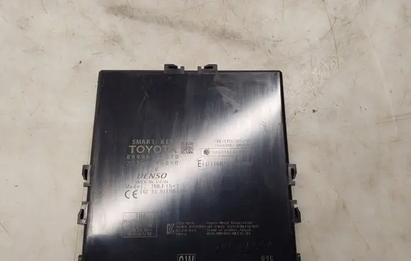 Toyota Camry VIII XV70 Keyless (KESSY) go control unit/module 8999033870 2336006090