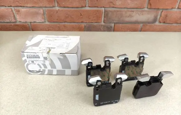 BMW M3 F80 Brake pads (rear) 8099354 2284989