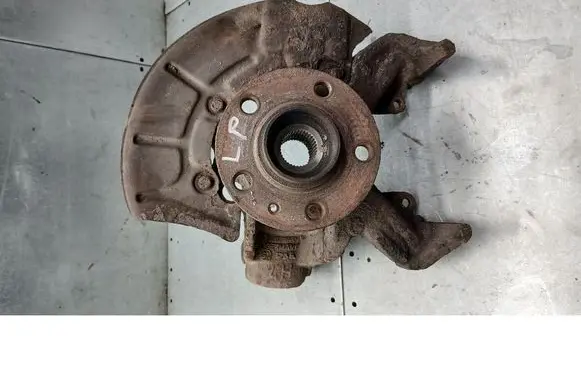 Skoda Octavia Mk1 (1U) Front wheel hub spindle knuckle ZWROTNICASKODA