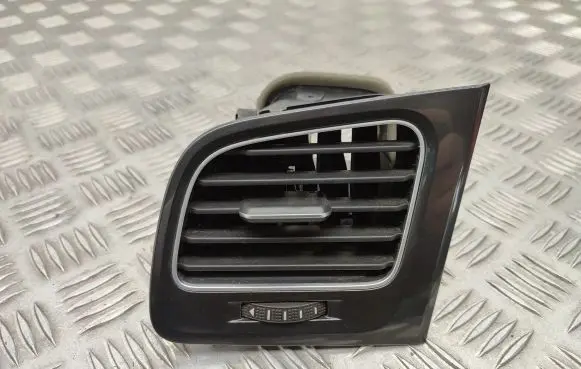 Volkswagen Golf VII Dashboard side air vent grill/cover trim 5G1819703H 5G1819709B