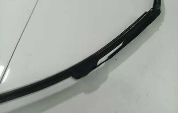 Chrysler 300 - 300C Front wiper blade arm 