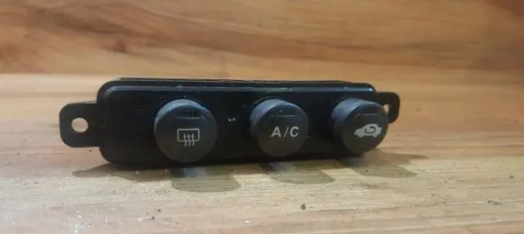 Honda Civic Windscreen/window heater switch
