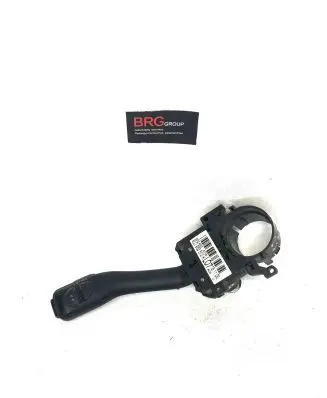Volkswagen PASSAT B5.5 Indicator stalk 8L0953513H 202853 18302927