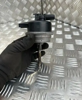 Volkswagen Tiguan Turbine electric control actuator CZ306060 4013135 180416001346