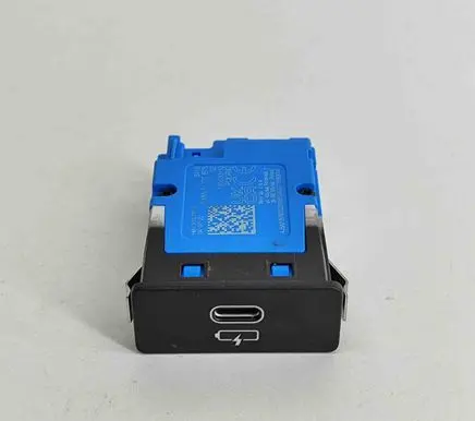 BMW X7 G07 USB socket connector 5A21B76