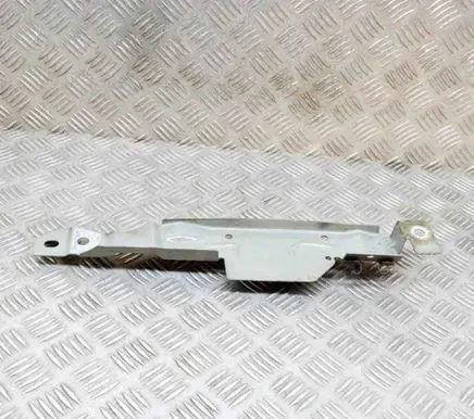 Volvo S90, V90 Fender mounting bracket 31416627