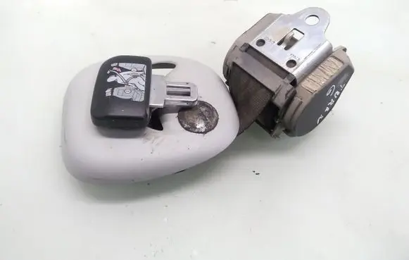 Volkswagen Touran I Third row seat belt 