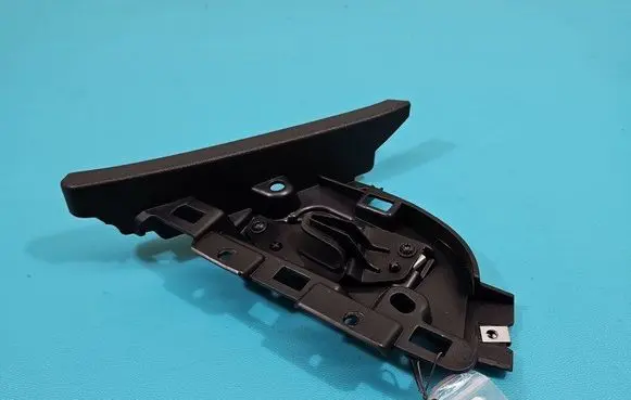 Other engine bay part