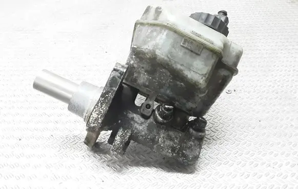 Volkswagen PASSAT B6 Master brake cylinder 03350886771