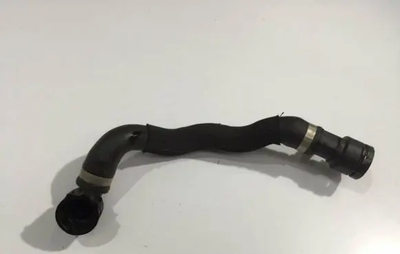 Mercedes-Benz E W238 Engine coolant pipe/hose