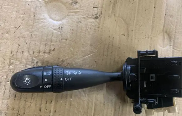Suzuki Grand Vitara II Indicator stalk 173744