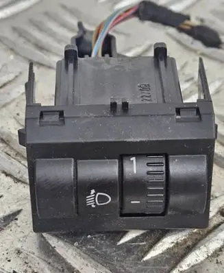Volkswagen Touran I Headlight level height control switch 8L0971883