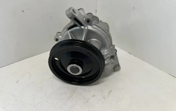 Volvo XC90 Water pump 32252284