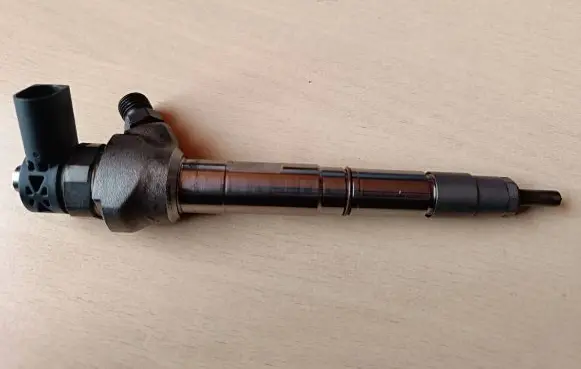 Volkswagen PASSAT B8 Fuel injector 0445110469 04l130277ac