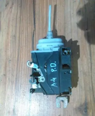 Audi A4 S4 B5 8D Front door lock