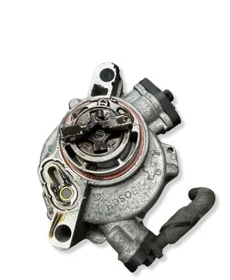 Ford Focus Vacuum pump 9804021880
