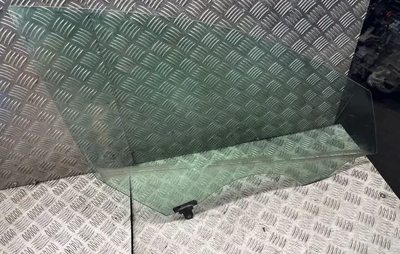 KIA Optima Front door window glass four-door