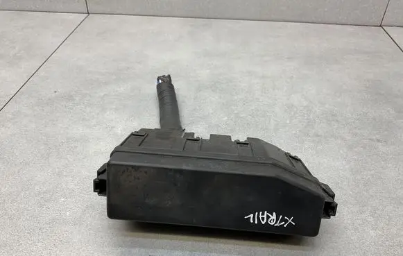 Nissan X-Trail T32 Fuse module 243824BE0A