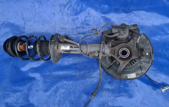 Toyota Urban Cruiser (XP110) Front wheel hub spindle knuckle