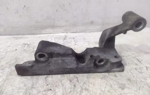 Opel Signum Engine mounting bracket 9191145