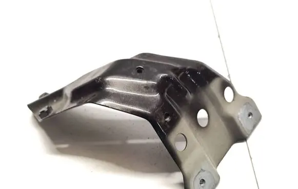 Fender mounting bracket