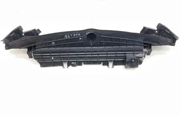 Mercedes-Benz E A207 Intercooler air guide/duct channel A2075054730