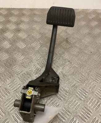 Volvo XC90 Brake pedal 31381827