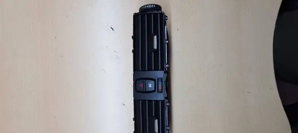 BMW 4 F32 F33 Dash center air vent grill 9218551 9231786