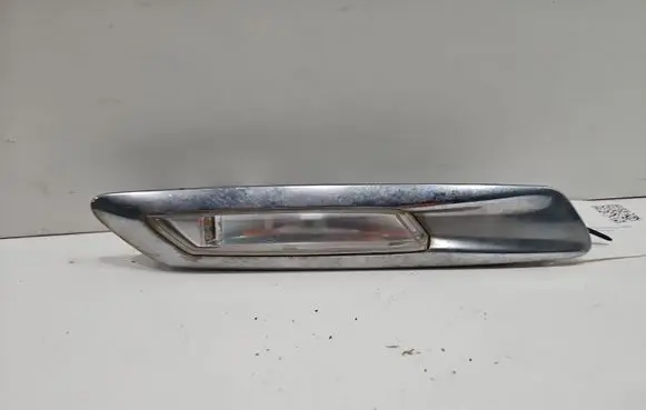 BMW 5 F10 F11 Front fender indicator light 7154167
