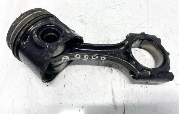 Toyota Avensis T250 Piston with connecting rod