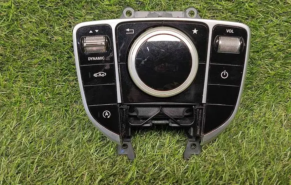 Mercedes-Benz C W205 Head unit multimedia control A2059005915 A2059015409 A2059020104
