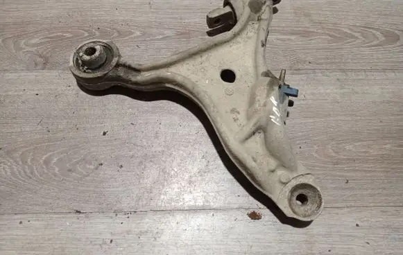 Volvo V70 Front lower control arm/wishbone 9492120