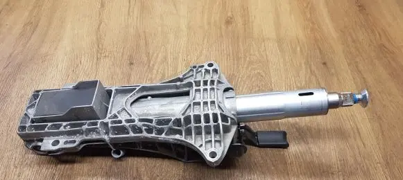 Steering wheel axle set