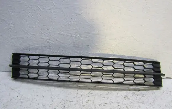 Skoda Rapid (NH) Front bumper lower grill 5JA853677