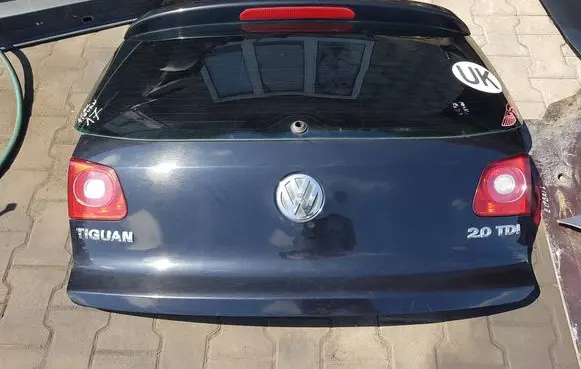 Volkswagen Tiguan Truck tailgate