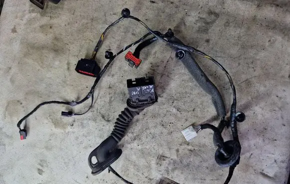 Ford Kuga I Rear door wiring loom 7M5T14240 90476271