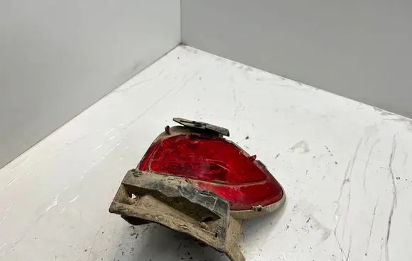Toyota RAV 4 (XA30) Rear fog light 