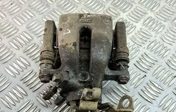 Opel Zafira B Rear brake caliper 