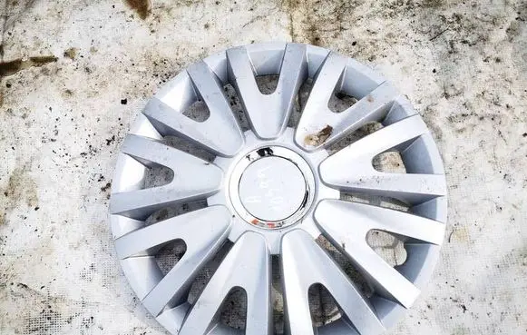 Volkswagen Polo IV 9N3 R14 wheel hub/cap/trim 
